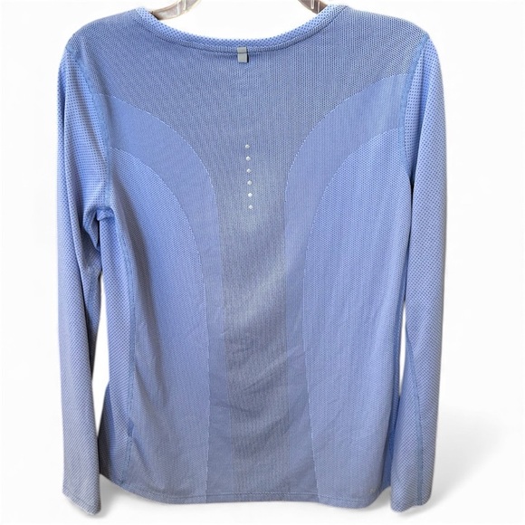 Nike Dri Fit Women's Sky Blue Long Sleeve Top       Size Medium - Picture 2 of 3